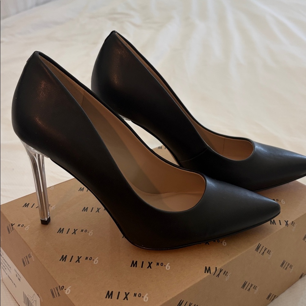 Mix No. 6 Danyah Pointed Heel Pump in Black- Size 8.5